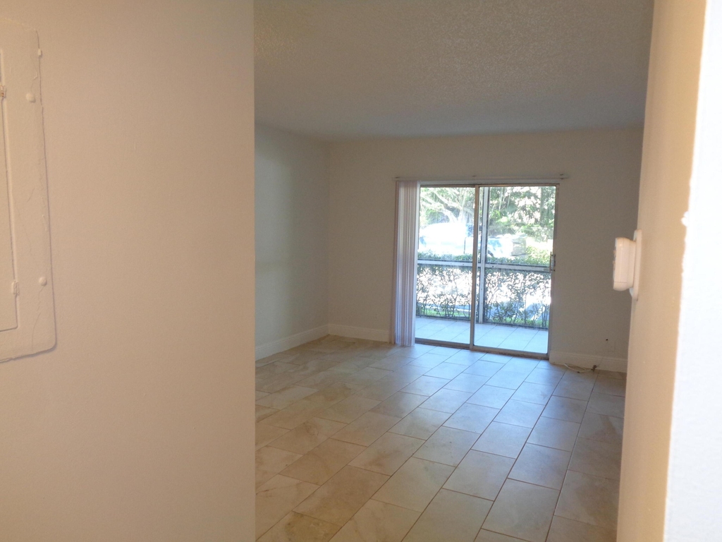 4394 Nw 9th Avenue - Photo 8