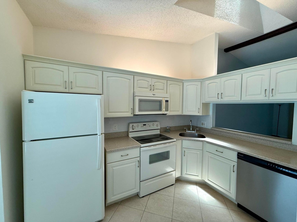 2054 Sw Silver Pine Way - Photo 5