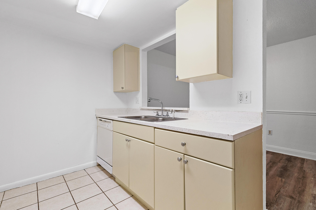 12658 Kenwood Lane - Photo 8