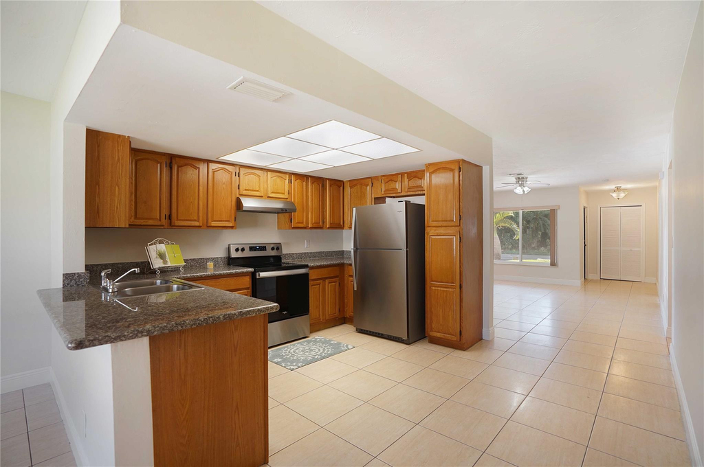 7831 Nw 71st Court - Photo 9