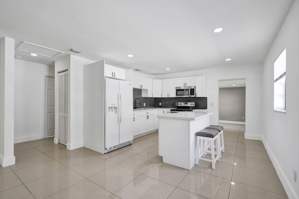 8224 Nw 1st Place - Photo 3