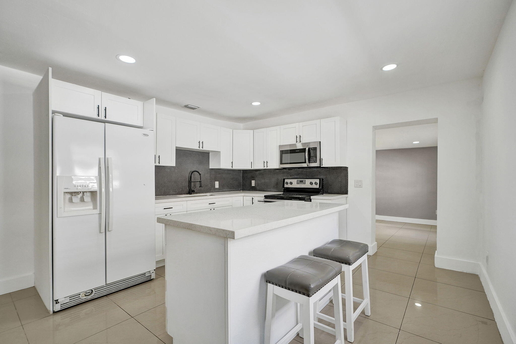 8224 Nw 1st Place - Photo 4