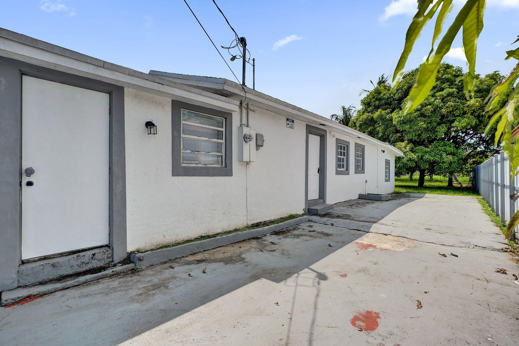 8224 Nw 1st Place - Photo 39