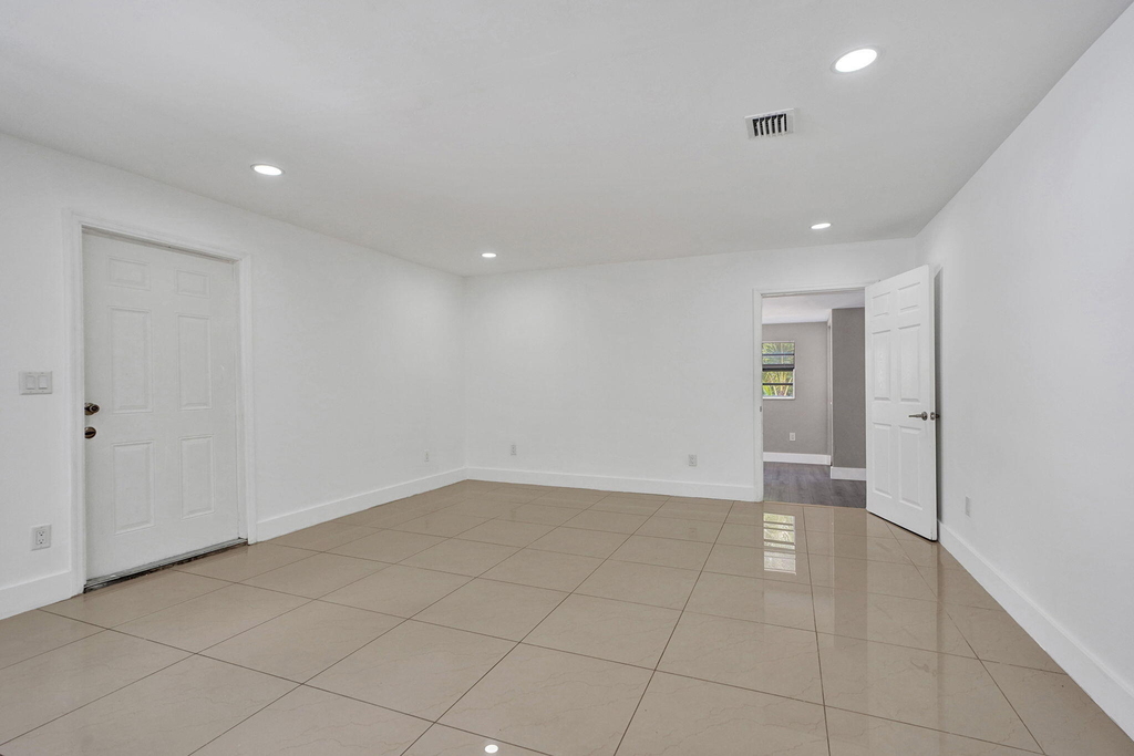 8224 Nw 1st Place - Photo 9