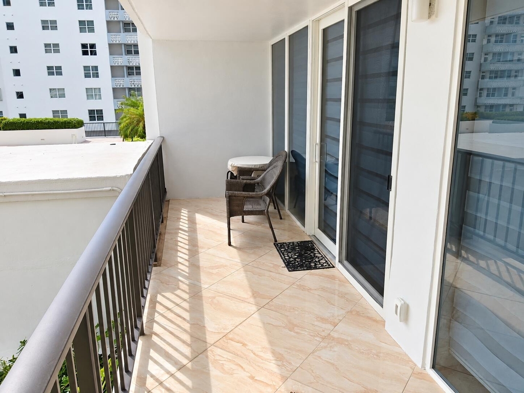 4280 Galt Ocean Drive - Photo 10
