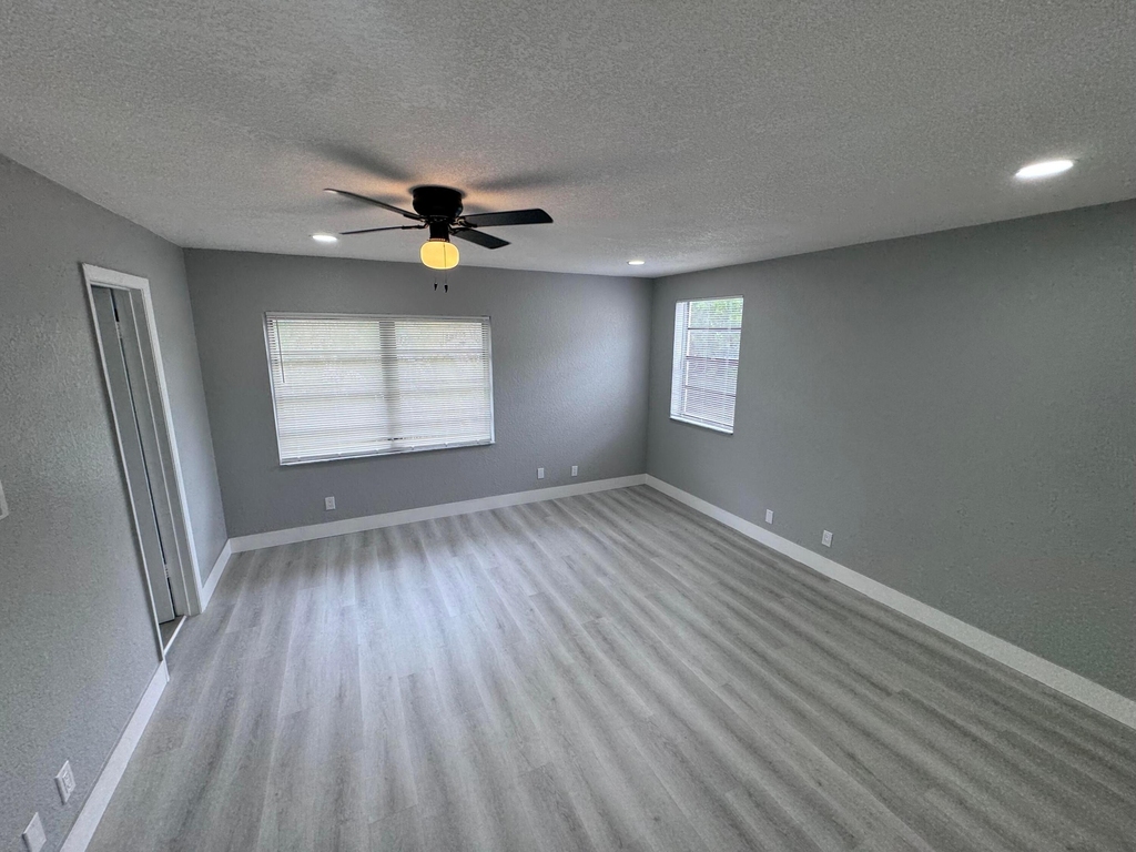 11001 Royal Palm Boulevard - Photo 6