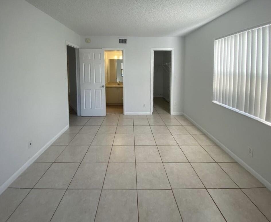 9000 Nw 28th Drive - Photo 13