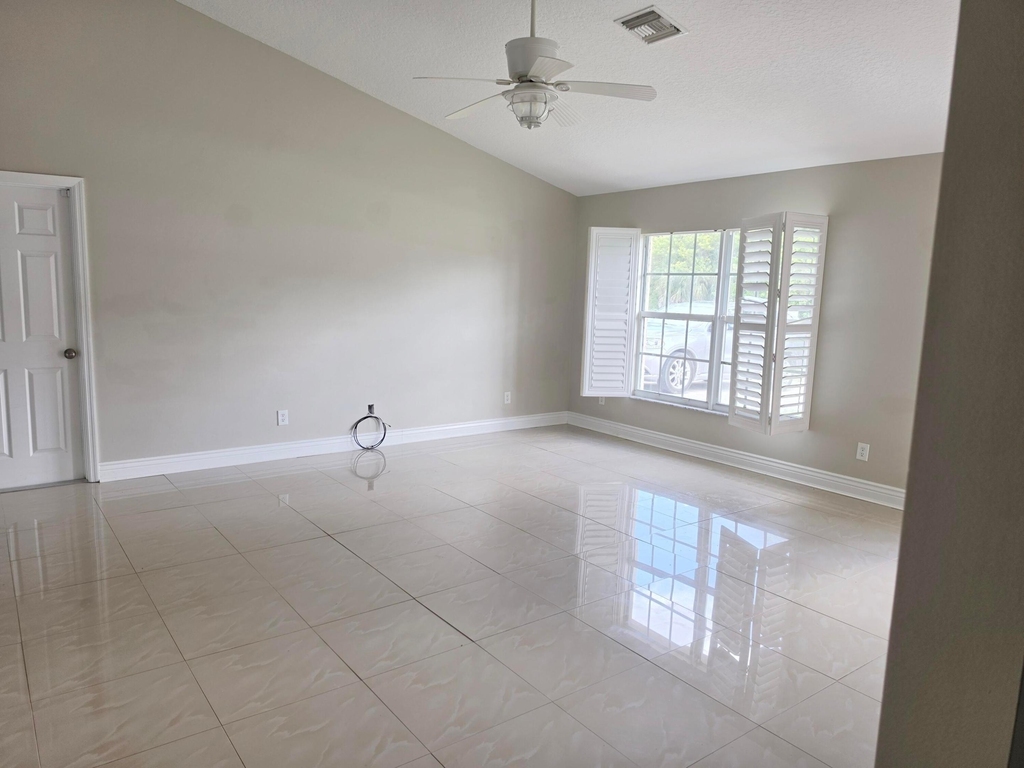 8655 98th Court - Photo 3
