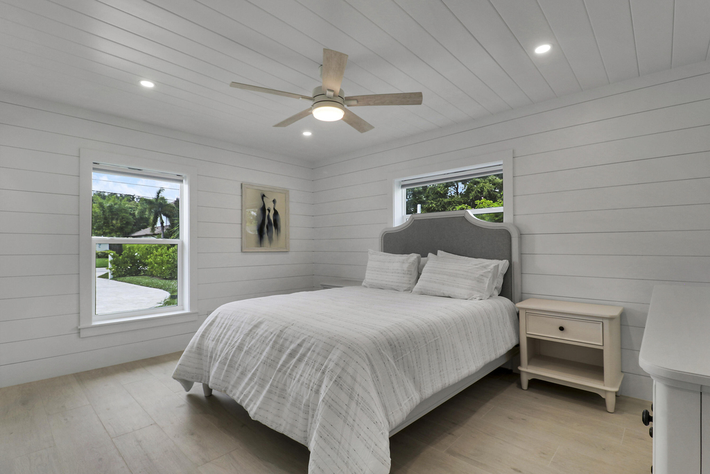 2443 E Edgewater Drive - Photo 36