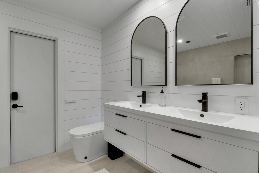 2443 E Edgewater Drive - Photo 30