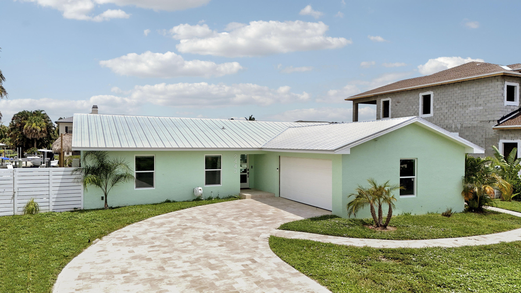 2443 E Edgewater Drive - Photo 5