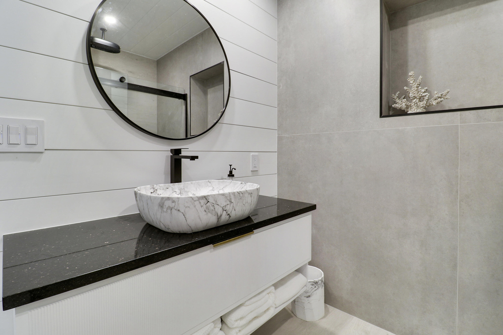 2443 E Edgewater Drive - Photo 41