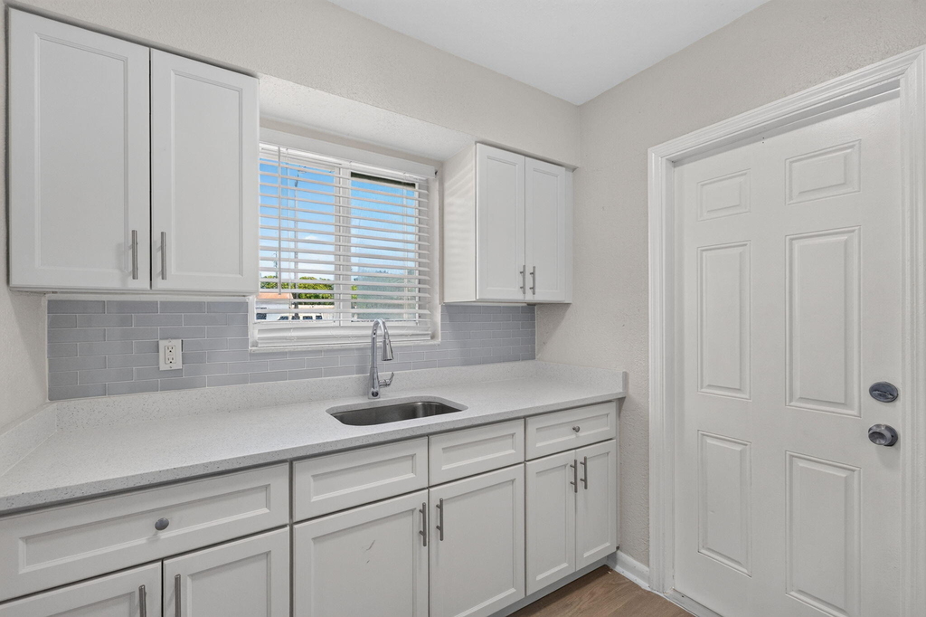 2961 Ne 7th Avenue - Photo 1