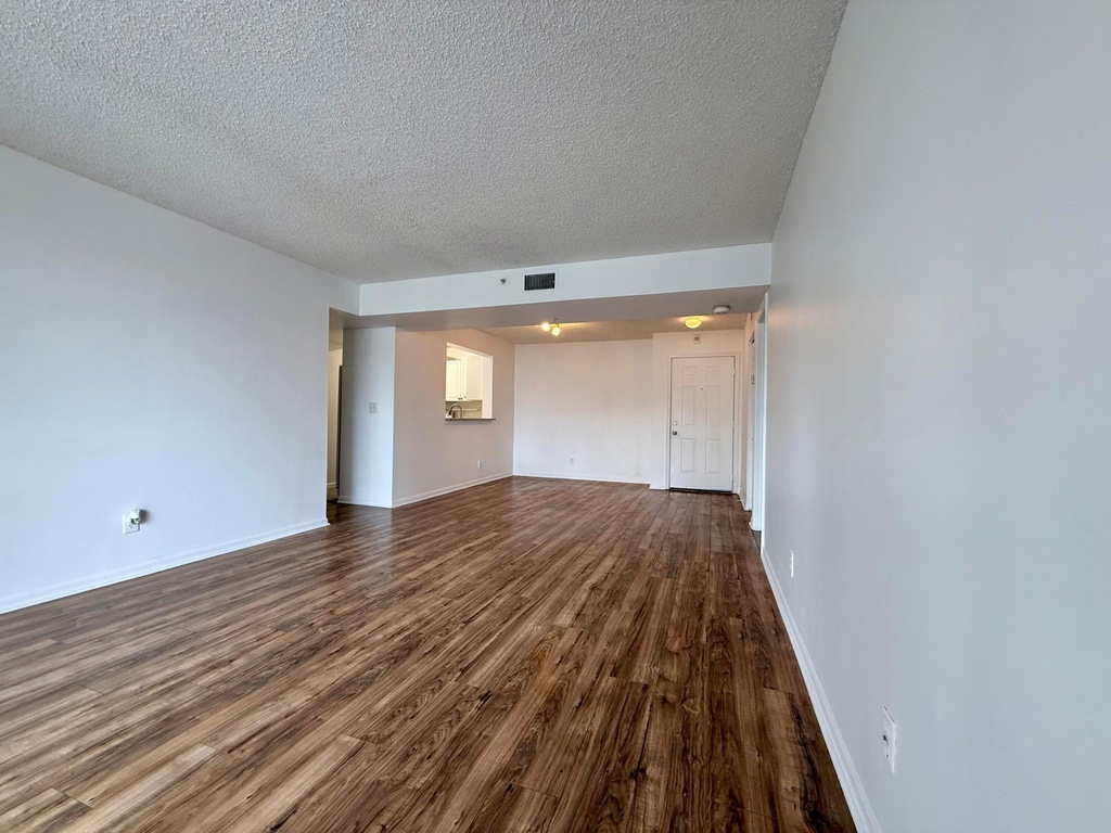 1450 Se 3rd Avenue - Photo 8