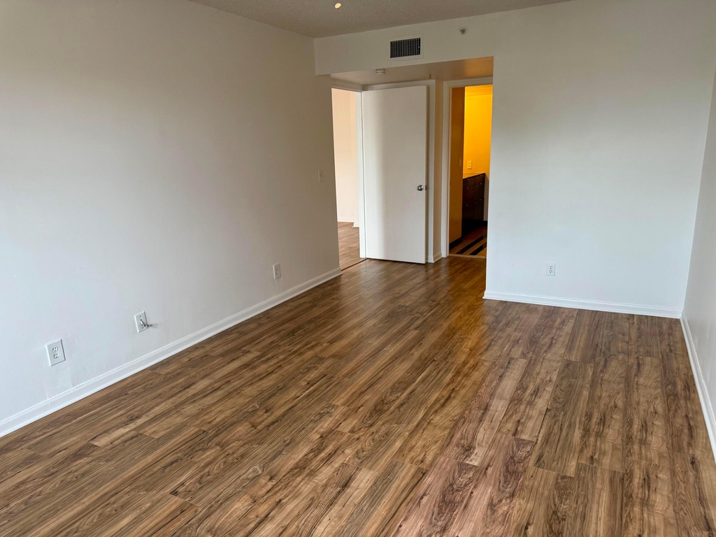 1450 Se 3rd Avenue - Photo 9