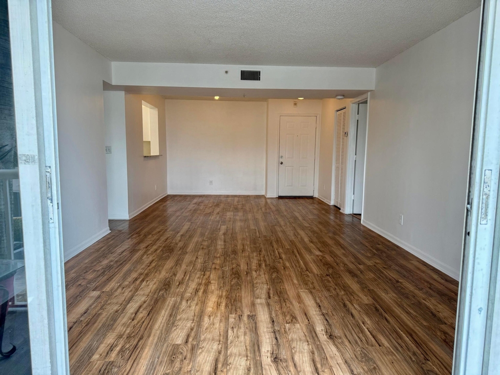 1450 Se 3rd Avenue - Photo 7
