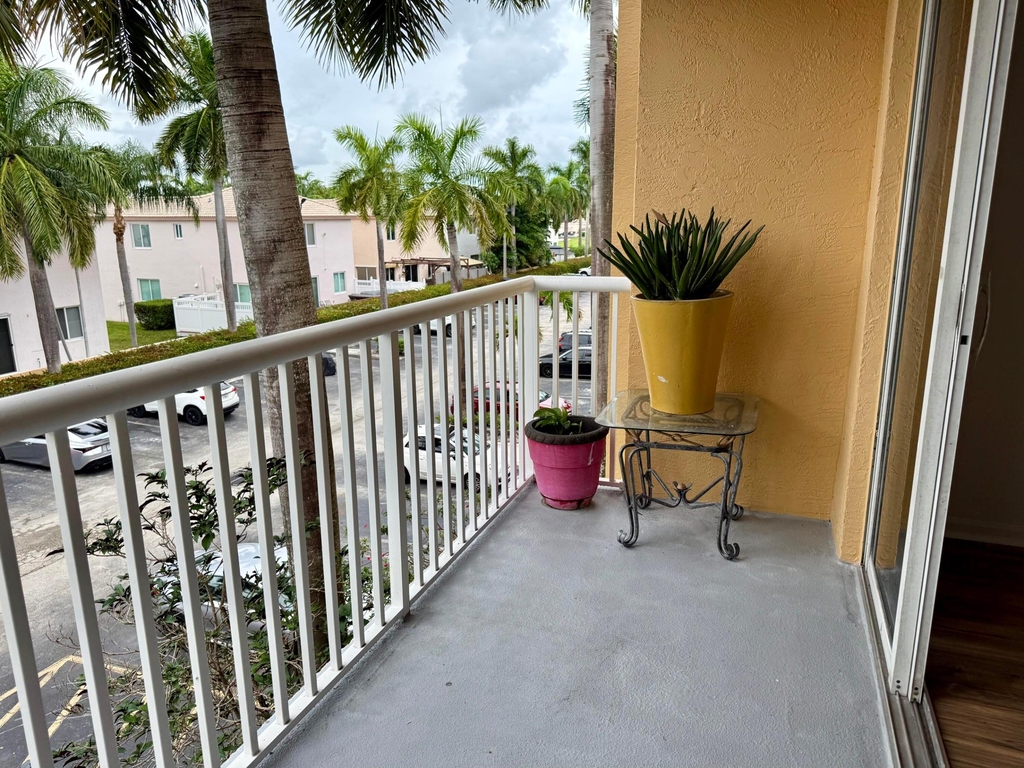 1450 Se 3rd Avenue - Photo 6