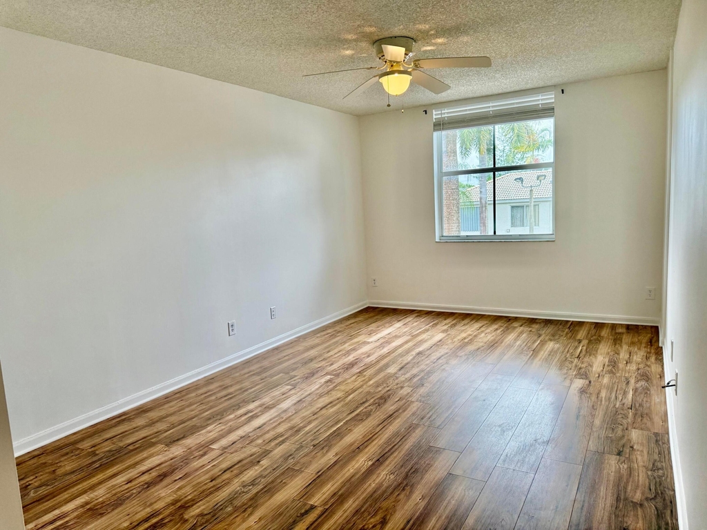 1450 Se 3rd Avenue - Photo 15