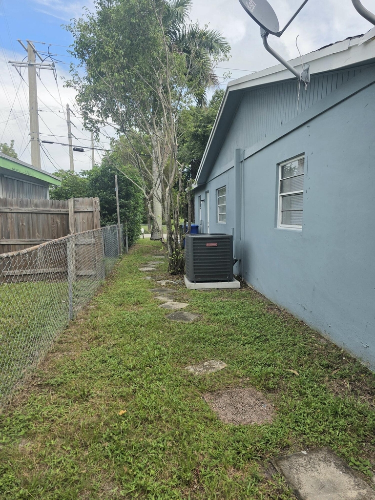 2131 Nw 26th Avenue - Photo 14