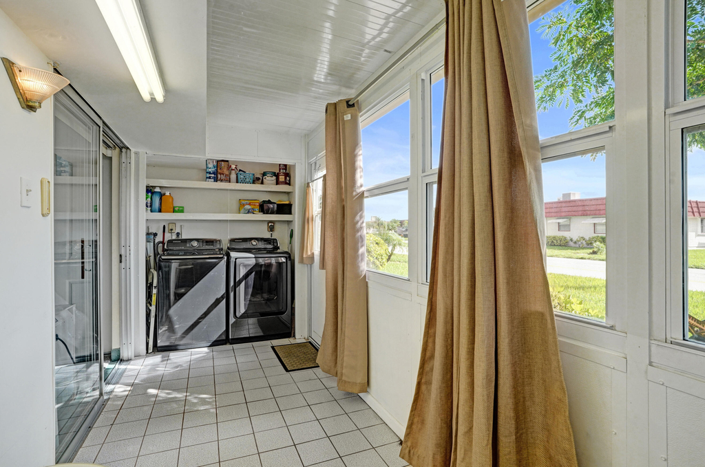 338 Seville O - Photo 36