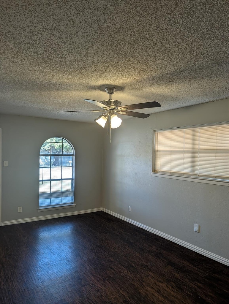 5124 Sears Drive - Photo 4