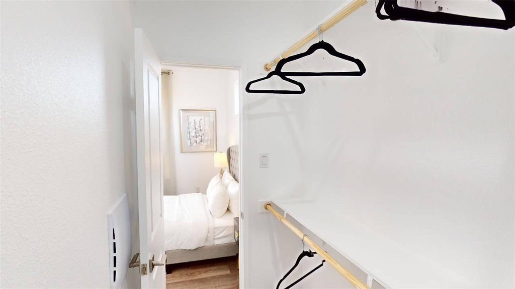 3235 Dallas Street - Photo 11