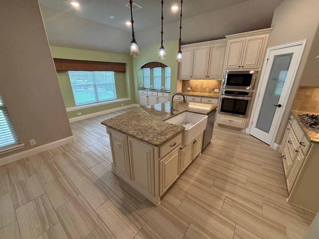 1104 Canterbury Lane - Photo 20