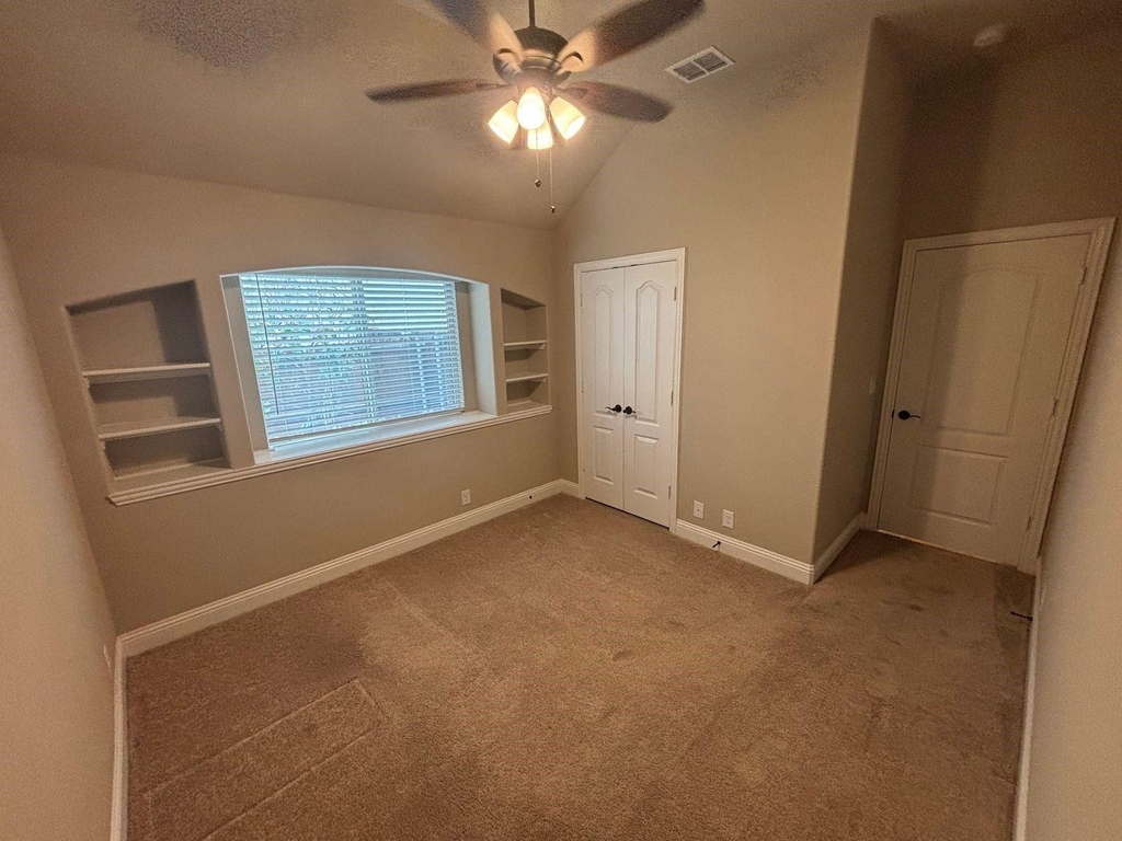 1104 Canterbury Lane - Photo 7