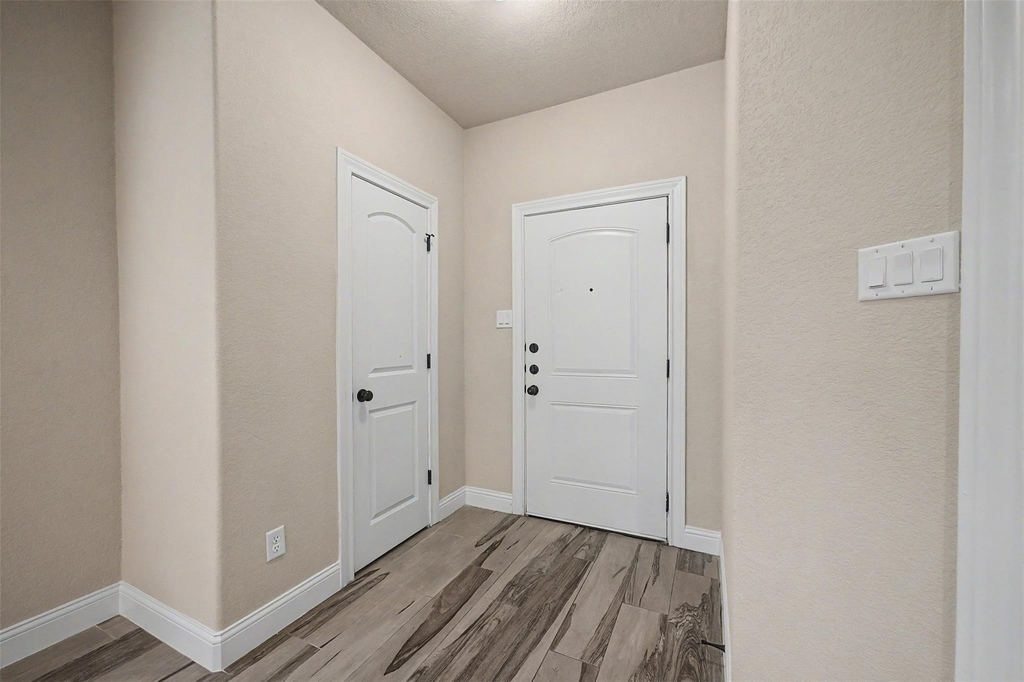 7905 Butler Court - Photo 4