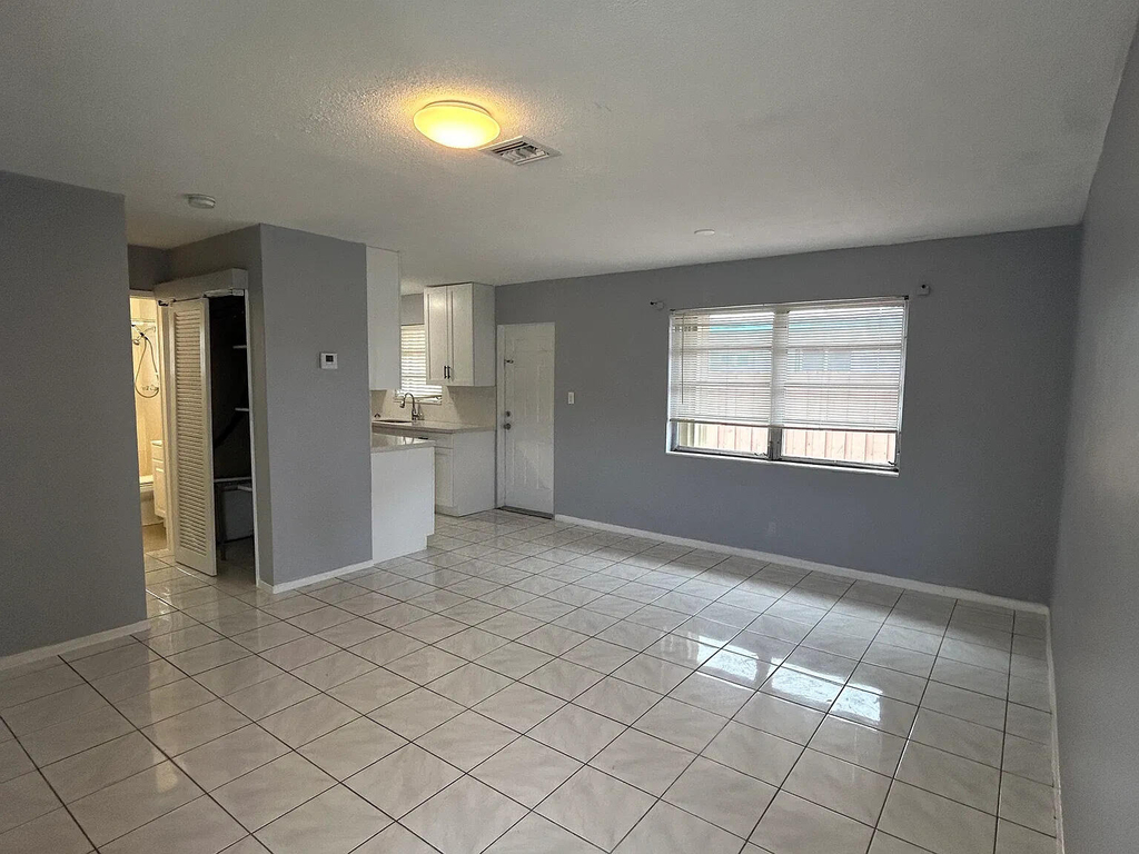 5891 Ne 18th Avenue - Photo 0