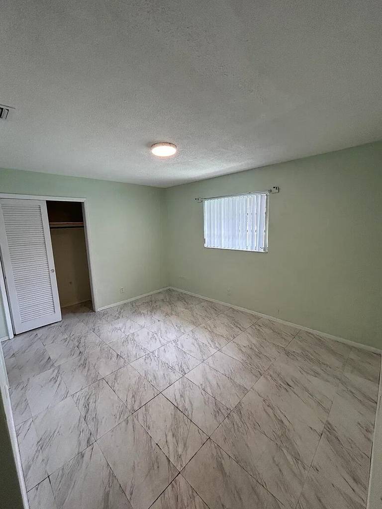 5891 Ne 18th Avenue - Photo 4