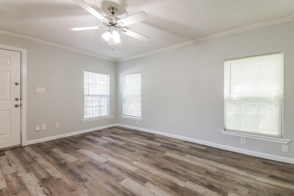 2536 Kool Avenue - Photo 6