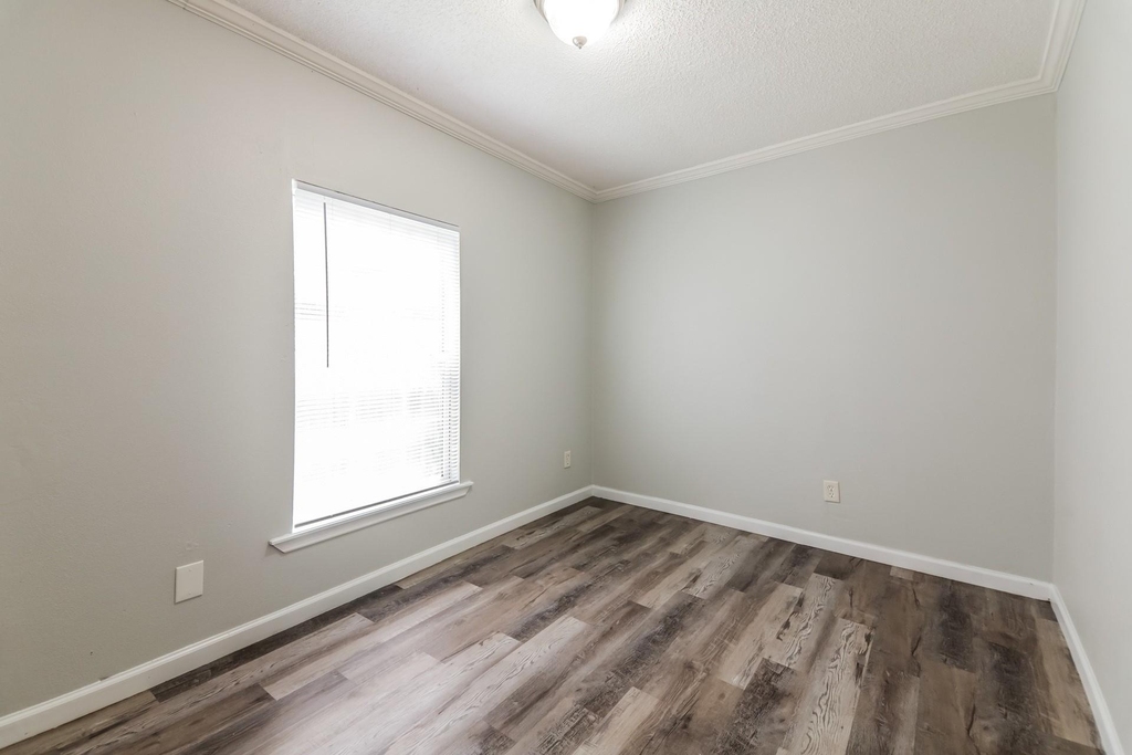 2536 Kool Avenue - Photo 11