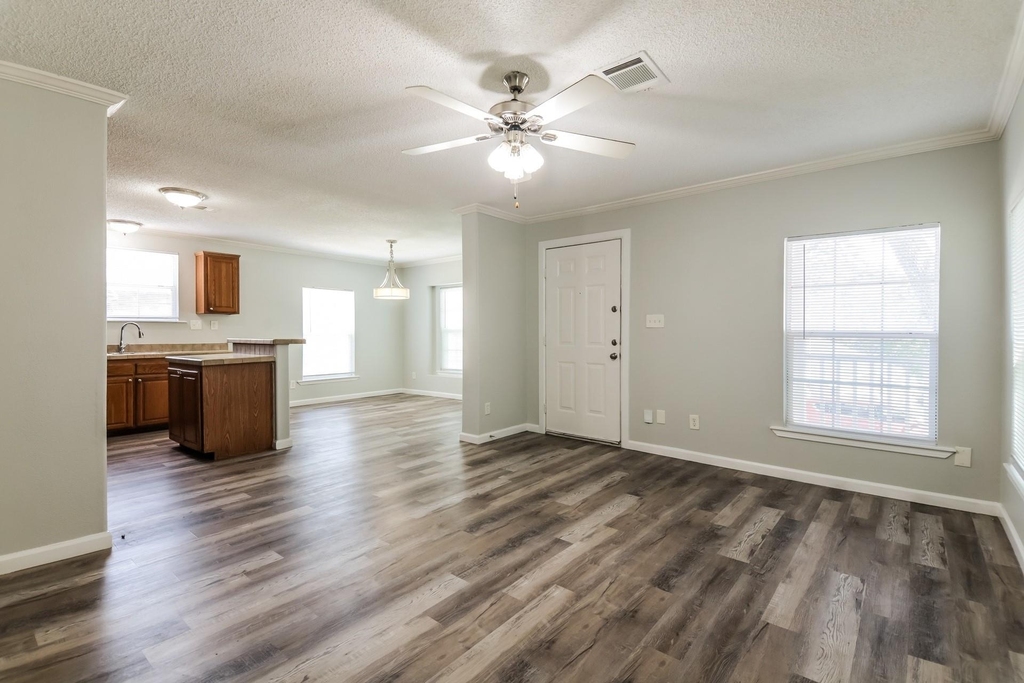 2536 Kool Avenue - Photo 2