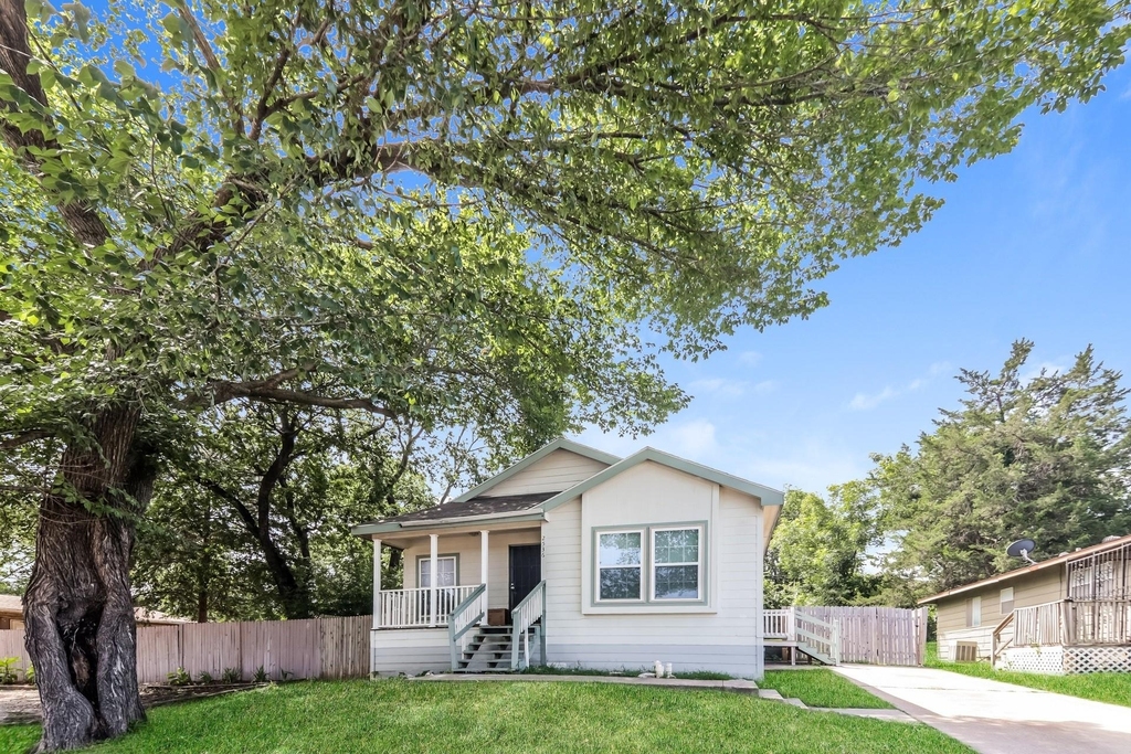 2536 Kool Avenue - Photo 1