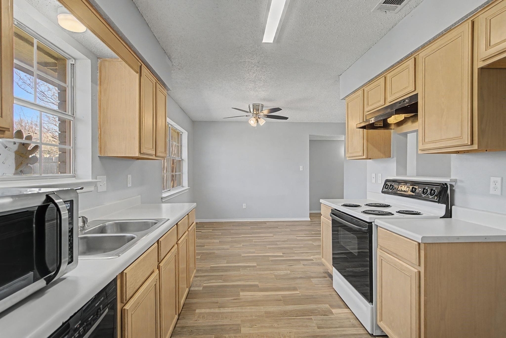 114 Prairie Creek Circle - Photo 12