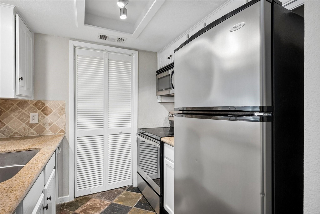 3815 Holland Avenue - Photo 7