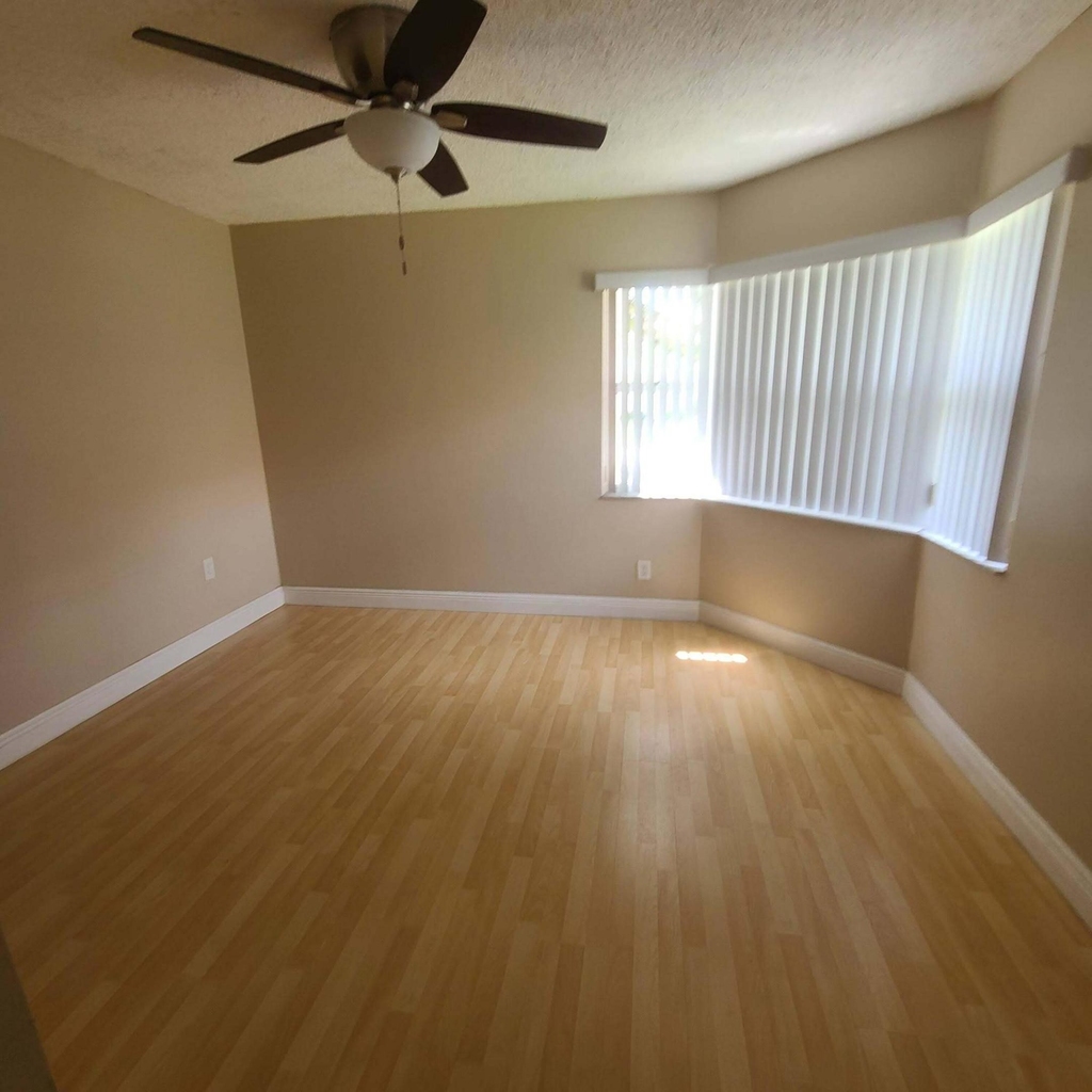 9947 Sw 59th Court - Photo 9
