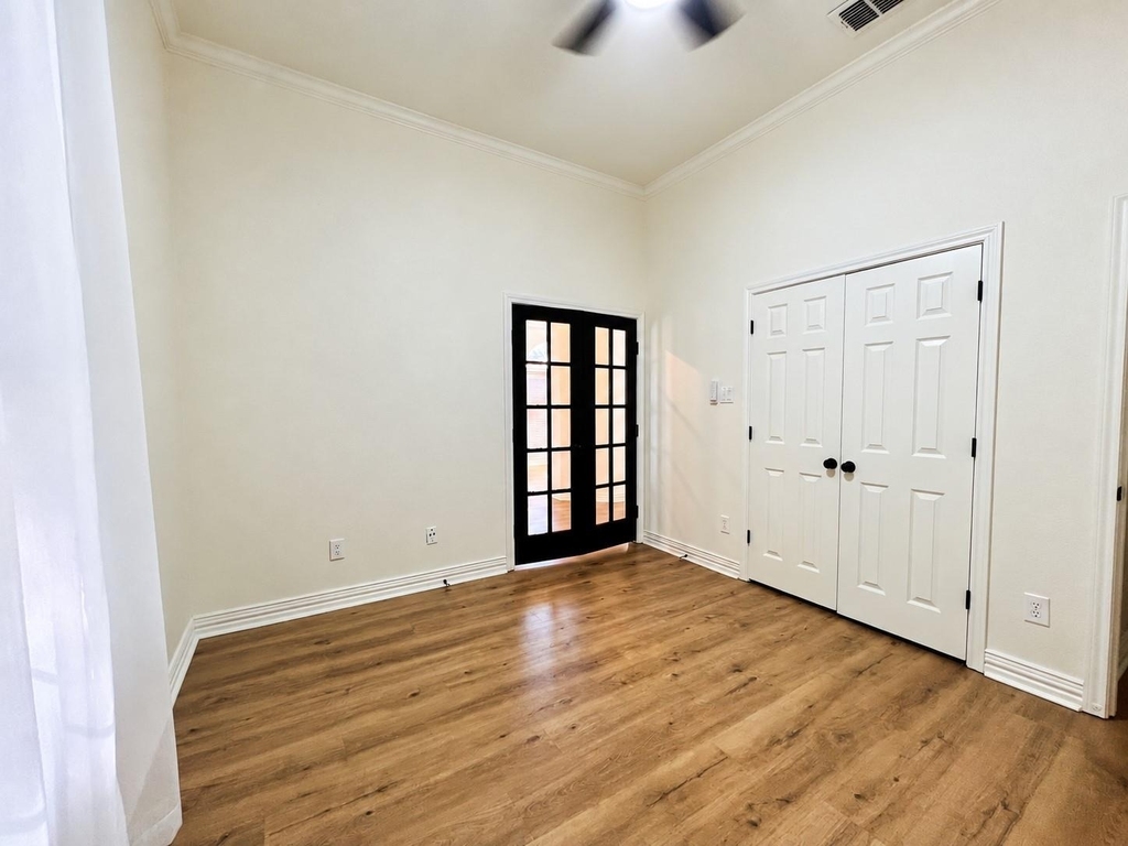1606 Sarah Brooks Drive - Photo 7