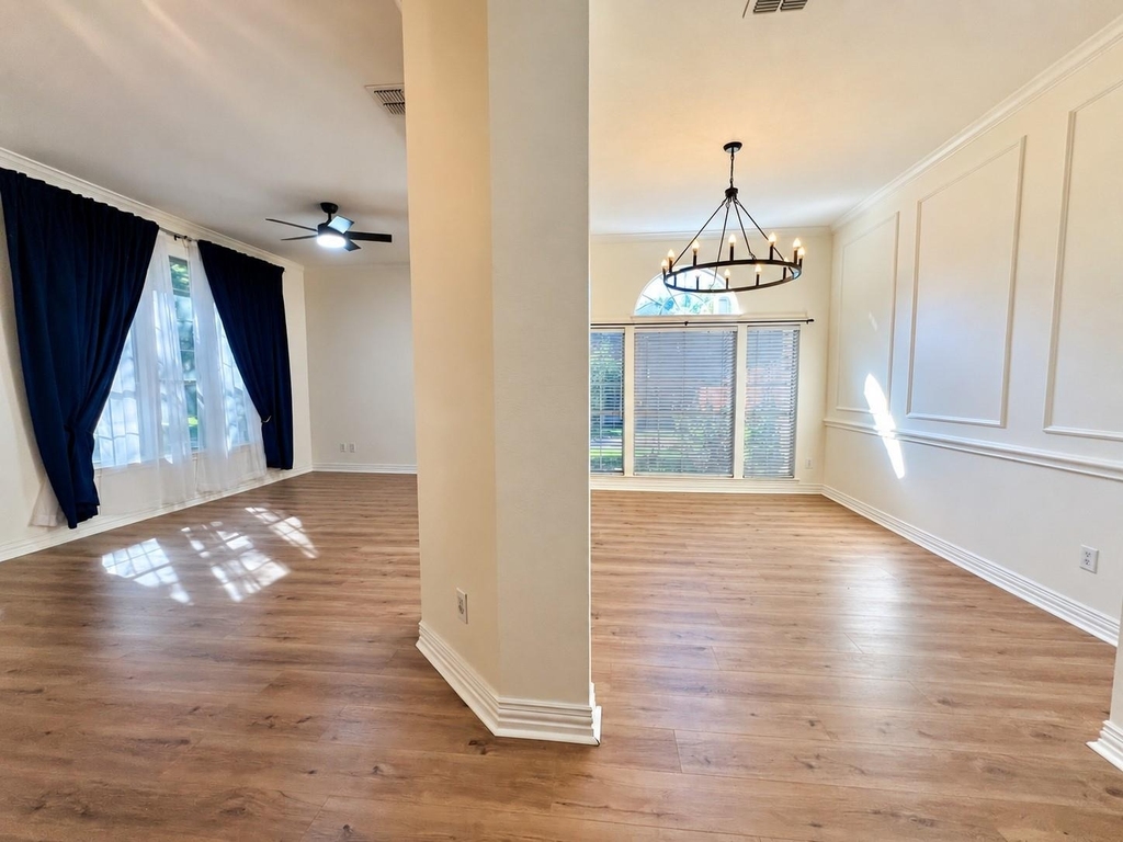1606 Sarah Brooks Drive - Photo 3