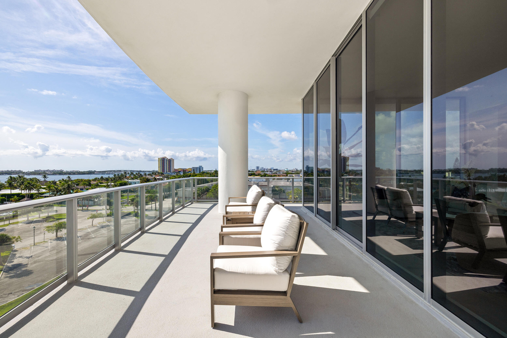 220 Lake Shore Drive - Photo 4