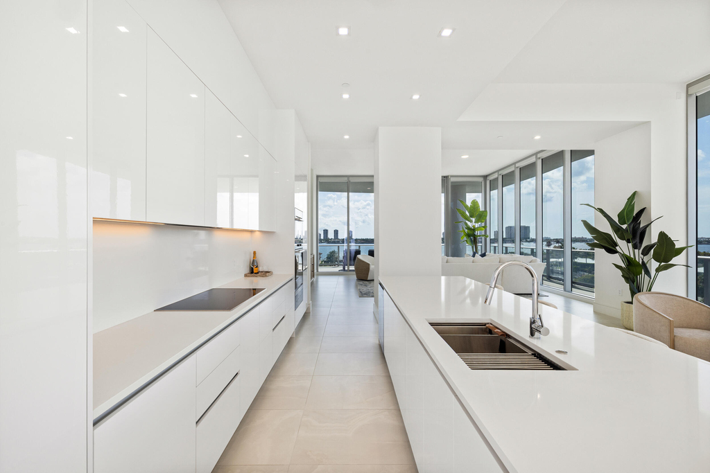 220 Lake Shore Drive - Photo 9
