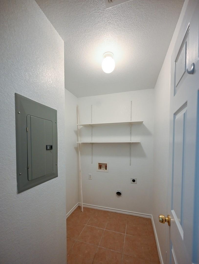 105 S Wilson Street - Photo 6