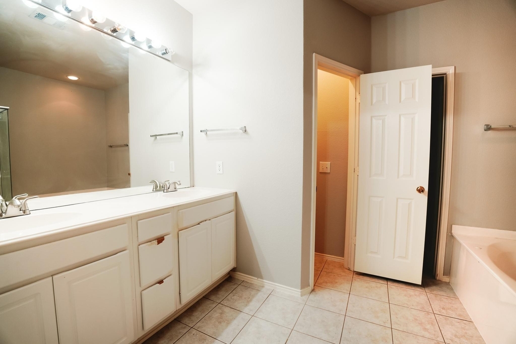 11354 Still Hollow Drive - Photo 10
