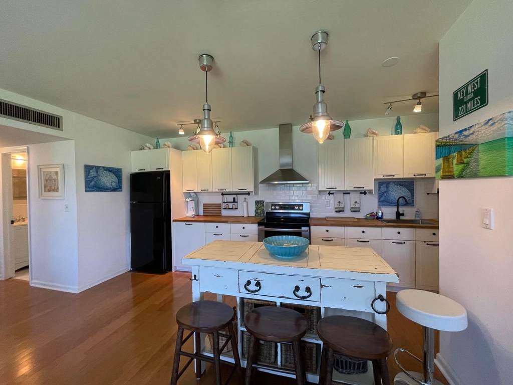 100 South Boulevard - Photo 2
