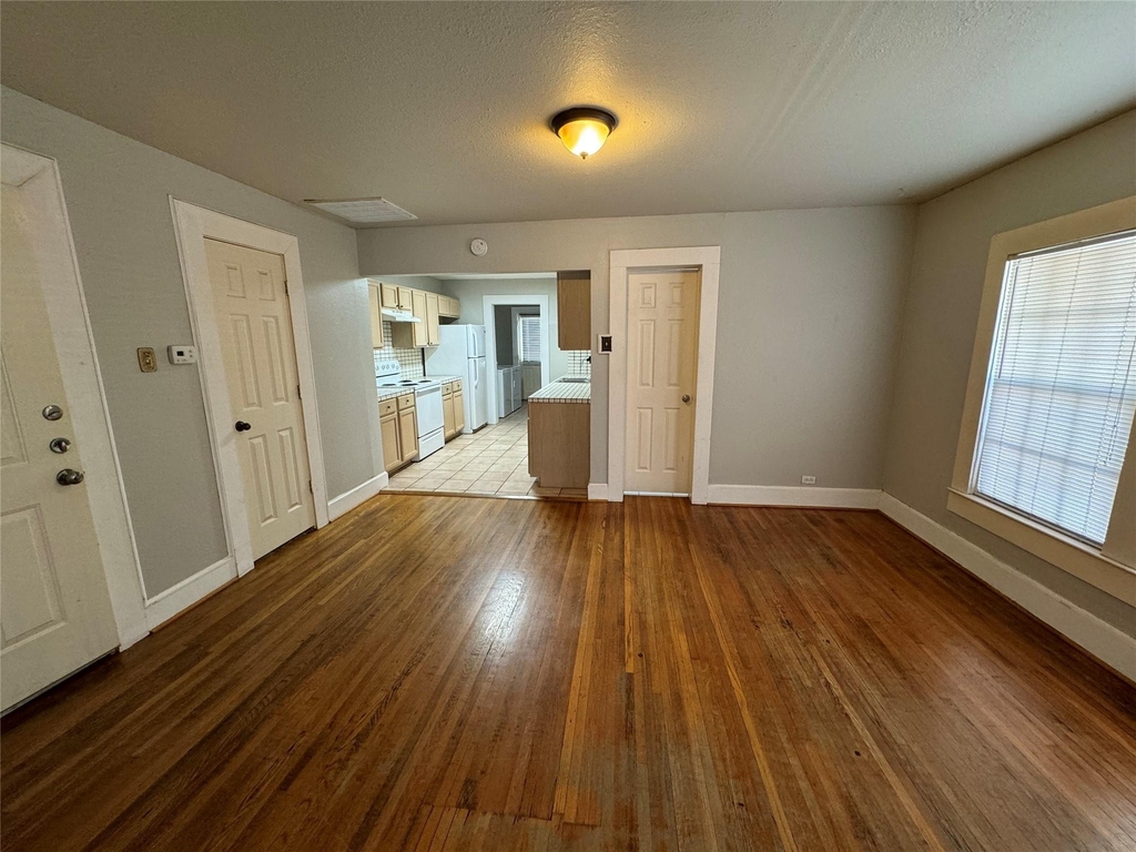 5321 Reiger Avenue - Photo 3