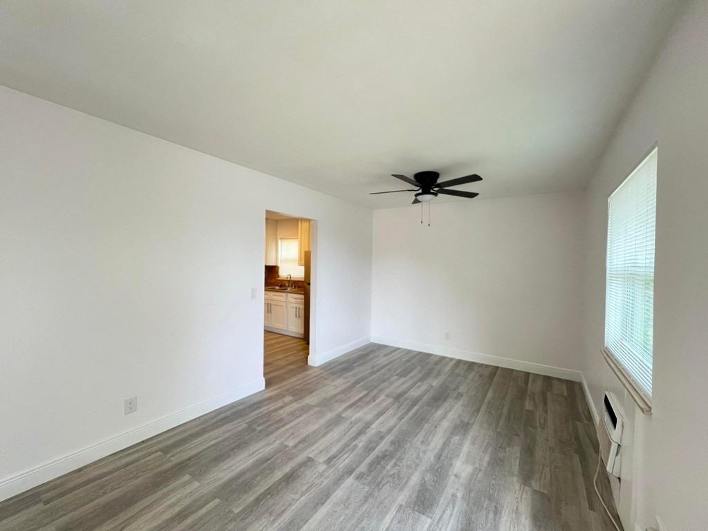 1775 Highland Avenue - Photo 2
