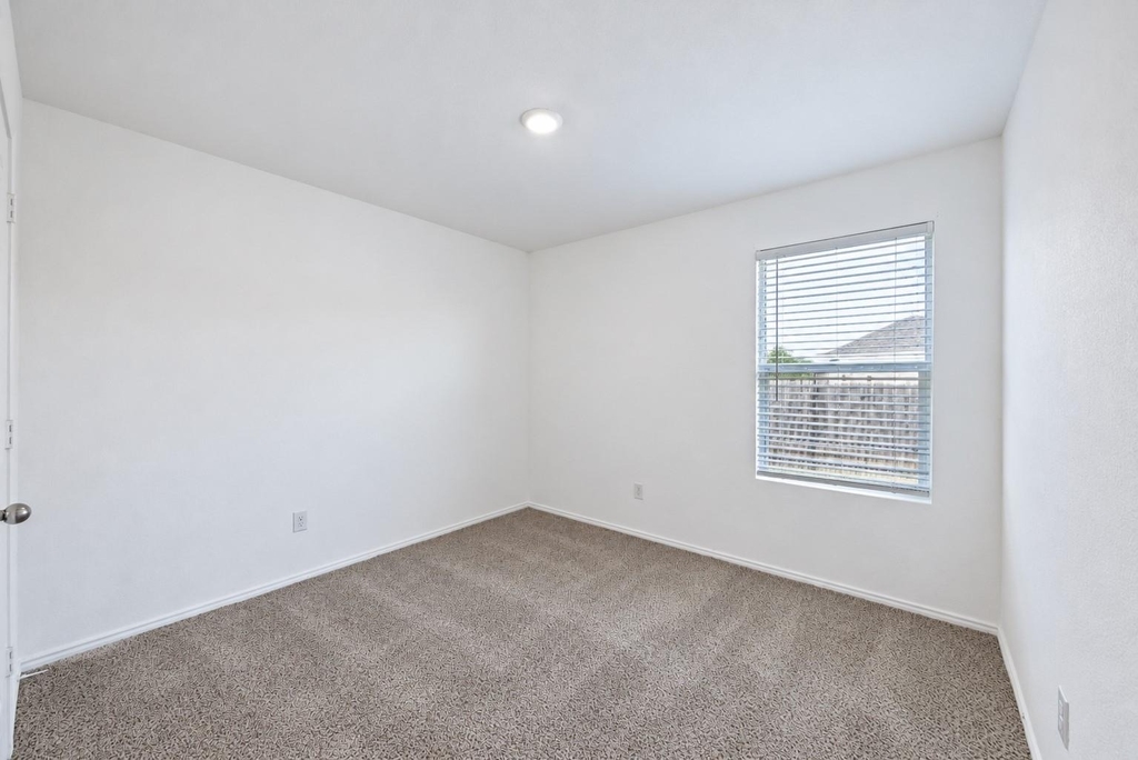 1422 Southwell Drive - Photo 14