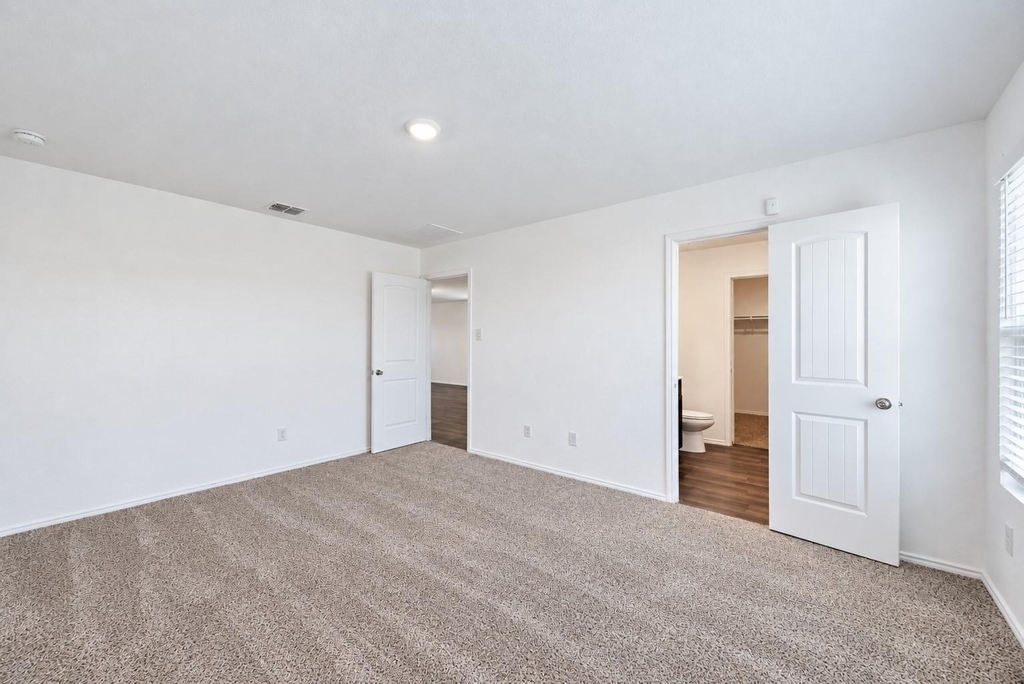 1422 Southwell Drive - Photo 10