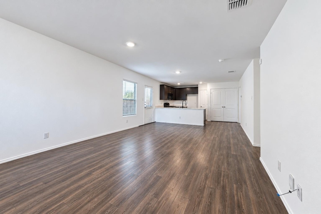 1422 Southwell Drive - Photo 1